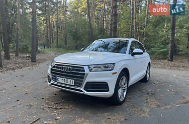 Внедорожник / Кроссовер Audi Q5 2018 в Обухове