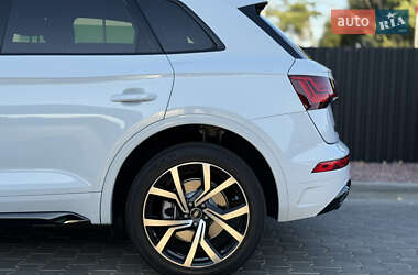 Внедорожник / Кроссовер Audi Q5 2022 в 