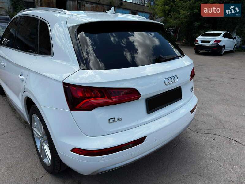 Внедорожник / Кроссовер Audi Q5 2017 в Киеве