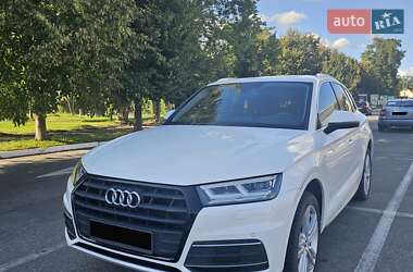 Внедорожник / Кроссовер Audi Q5 2017 в 