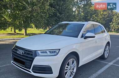 Внедорожник / Кроссовер Audi Q5 2017 в 