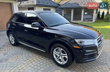 Внедорожник / Кроссовер Audi Q5 2018 в 