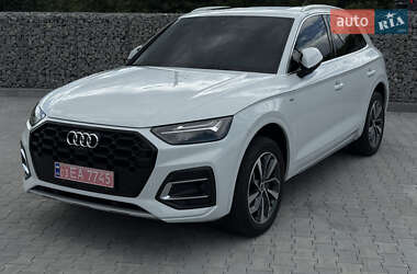 Внедорожник / Кроссовер Audi Q5 2021 в Киеве