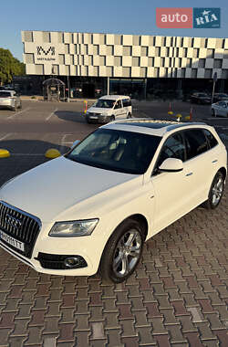 Позашляховик / Кросовер Audi Q5 2015 в 