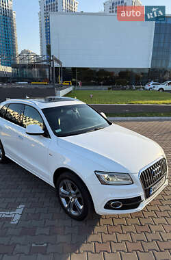 Позашляховик / Кросовер Audi Q5 2015 в 