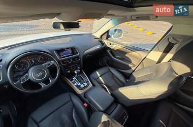 Позашляховик / Кросовер Audi Q5 2015 в 