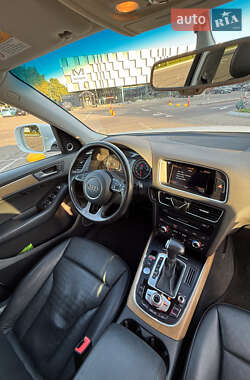 Позашляховик / Кросовер Audi Q5 2015 в 