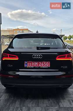 Позашляховик / Кросовер Audi Q5 2018 в 
