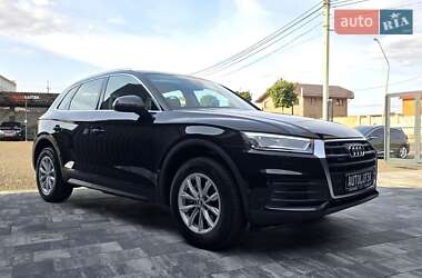Позашляховик / Кросовер Audi Q5 2018 в 