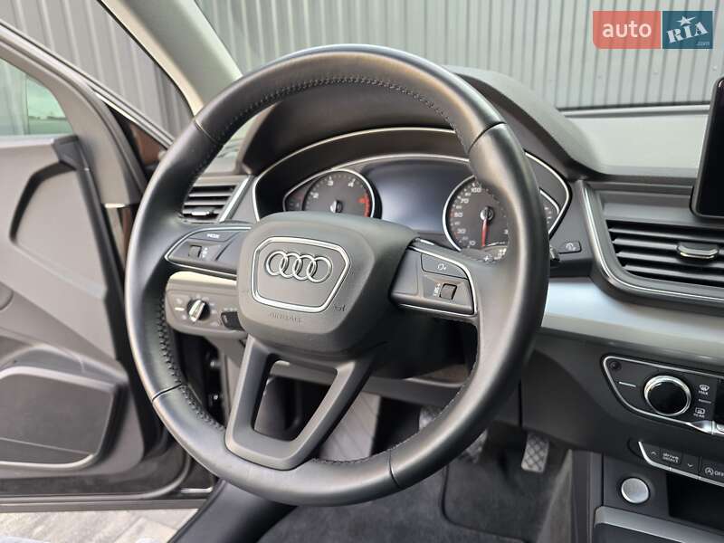 Позашляховик / Кросовер Audi Q5 2018 в Луцьку
