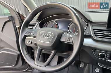 Позашляховик / Кросовер Audi Q5 2018 в 