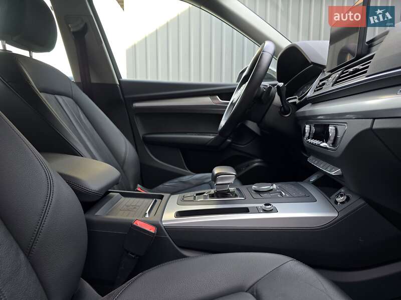 Позашляховик / Кросовер Audi Q5 2018 в Луцьку