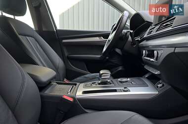 Позашляховик / Кросовер Audi Q5 2018 в 