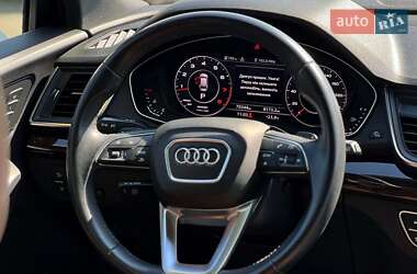 Внедорожник / Кроссовер Audi Q5 2018 в 