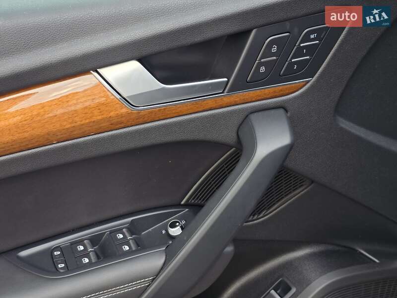 Внедорожник / Кроссовер Audi Q5 2022 в Тернополе