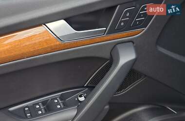 Внедорожник / Кроссовер Audi Q5 2022 в 