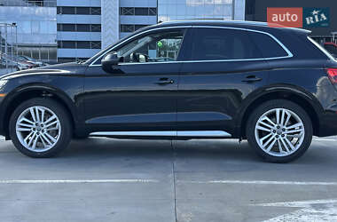 Внедорожник / Кроссовер Audi Q5 2018 в 