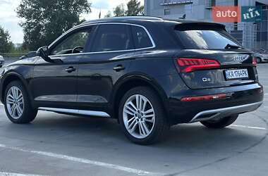 Внедорожник / Кроссовер Audi Q5 2018 в 