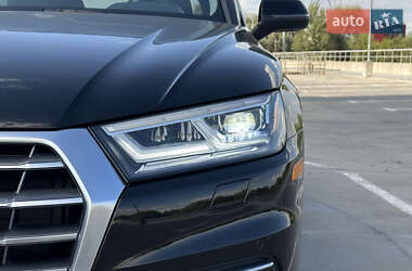 Внедорожник / Кроссовер Audi Q5 2018 в 