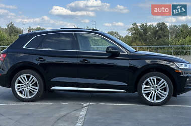 Внедорожник / Кроссовер Audi Q5 2018 в 