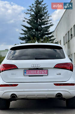 Внедорожник / Кроссовер Audi Q5 2016 в 