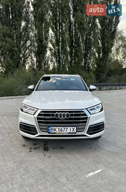 Внедорожник / Кроссовер Audi Q5 2018 в 