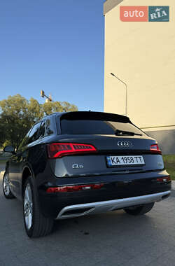 Внедорожник / Кроссовер Audi Q5 2018 в 