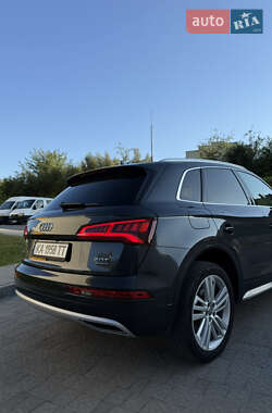 Внедорожник / Кроссовер Audi Q5 2018 в 