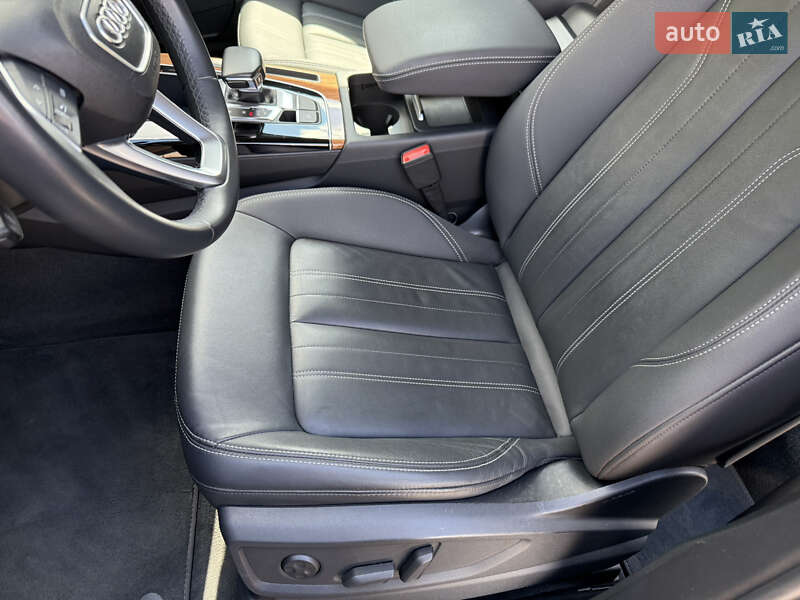 Внедорожник / Кроссовер Audi Q5 2021 в Киеве