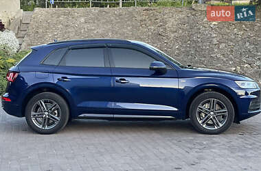 Внедорожник / Кроссовер Audi Q5 2017 в 