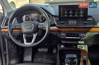 Внедорожник / Кроссовер Audi Q5 2022 в 