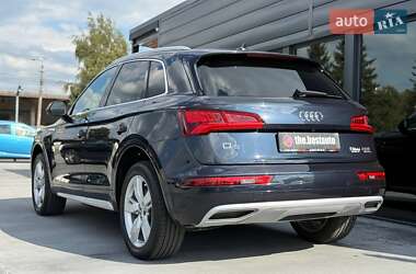 Внедорожник / Кроссовер Audi Q5 2018 в 