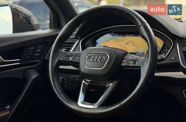 Внедорожник / Кроссовер Audi Q5 2018 в 