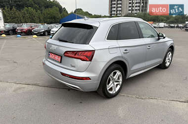 Внедорожник / Кроссовер Audi Q5 2017 в 