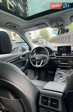 Внедорожник / Кроссовер Audi Q5 2018 в 