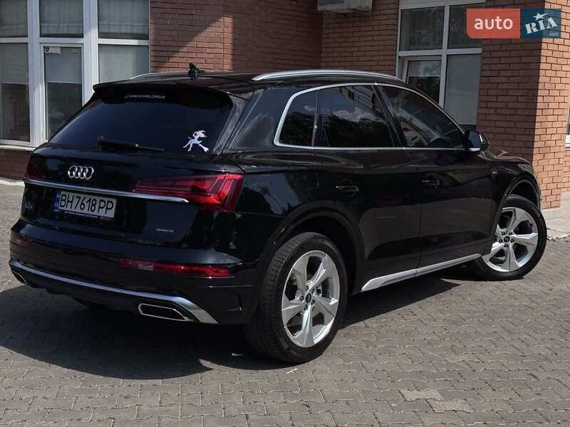 Внедорожник / Кроссовер Audi Q5 2021 в Киеве