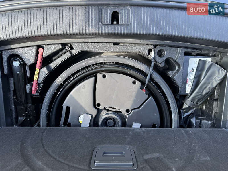 Внедорожник / Кроссовер Audi Q5 2021 в Киеве