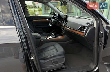 Внедорожник / Кроссовер Audi Q5 2021 в 