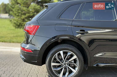 Внедорожник / Кроссовер Audi Q5 2022 в 