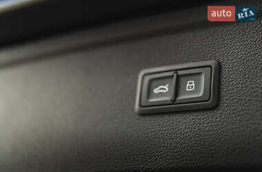 Внедорожник / Кроссовер Audi Q5 2021 в 