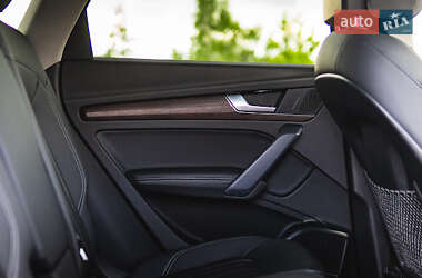 Внедорожник / Кроссовер Audi Q5 2021 в 