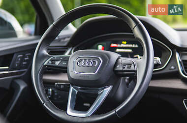 Внедорожник / Кроссовер Audi Q5 2021 в 