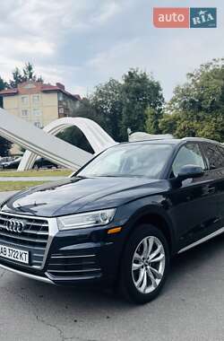 Внедорожник / Кроссовер Audi Q5 2018 в 