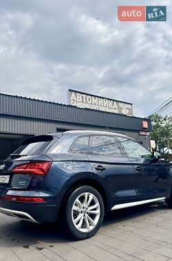 Внедорожник / Кроссовер Audi Q5 2018 в 