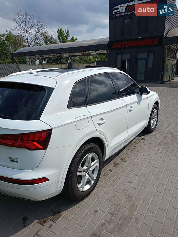 Внедорожник / Кроссовер Audi Q5 2017 в Тернополе