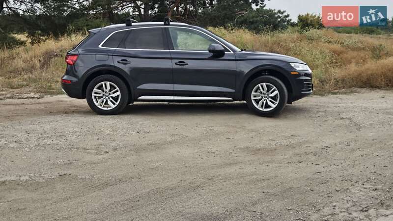 Внедорожник / Кроссовер Audi Q5 2020 в 