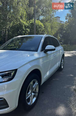 Внедорожник / Кроссовер Audi Q5 2018 в 