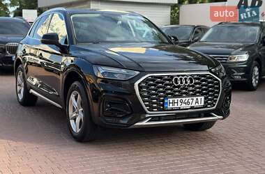 Внедорожник / Кроссовер Audi Q5 2021 в 