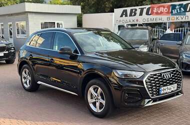 Внедорожник / Кроссовер Audi Q5 2021 в 