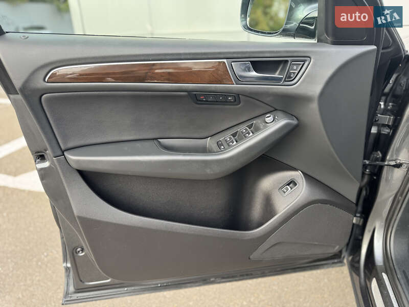 Внедорожник / Кроссовер Audi Q5 2015 в Киеве